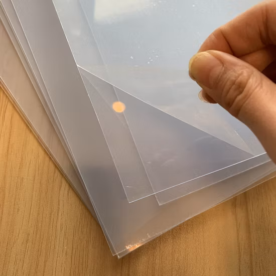 Folhas plásticas rígidas flexíveis transparentes super claras do plástico do PVC com película protetora do PE